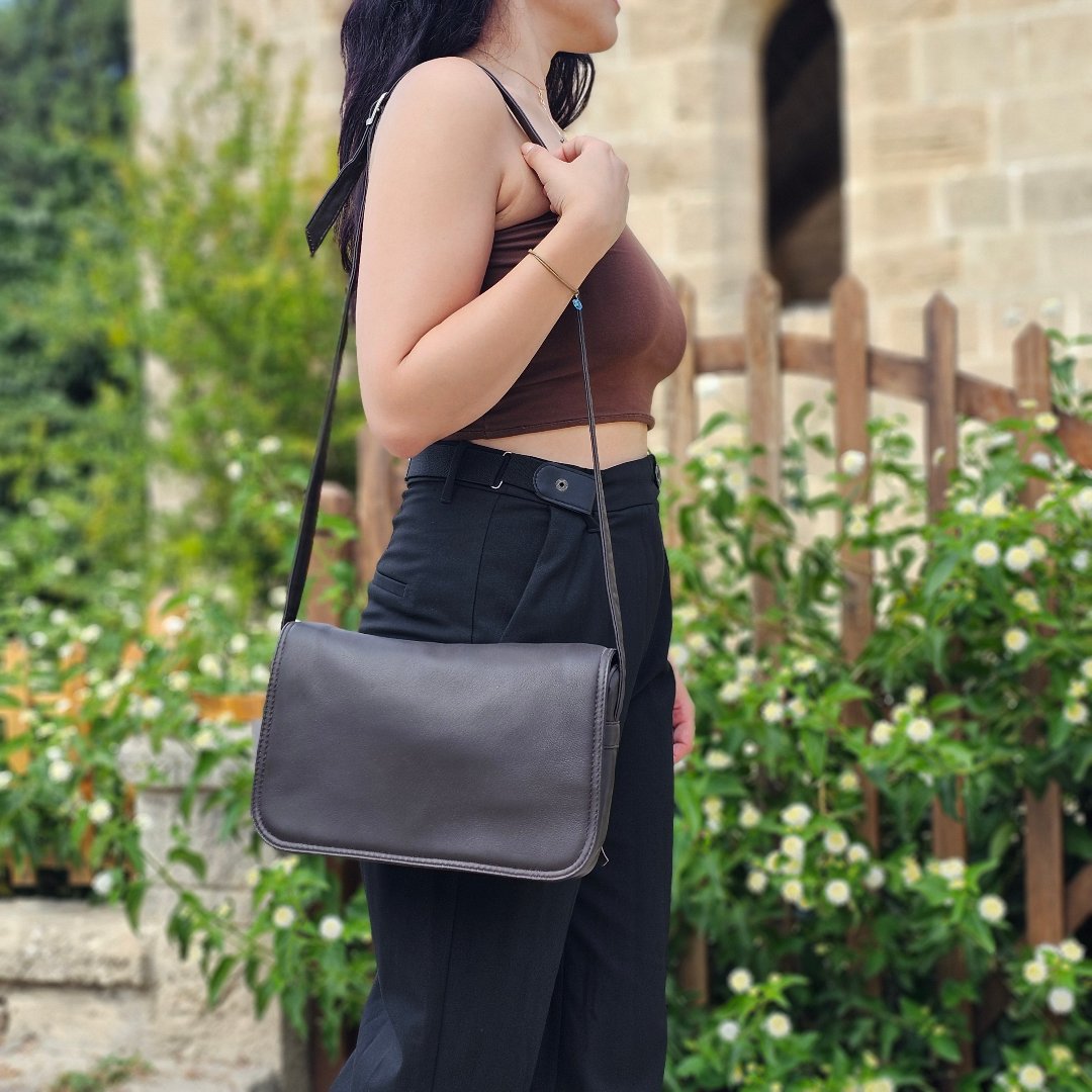 Classic Leather Shoulder Bag M-I Newage Leather Bags